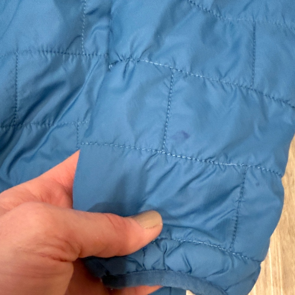 Patagonia Kids Blue Puffer Jacket with Red Trim - Picture 2 of 5